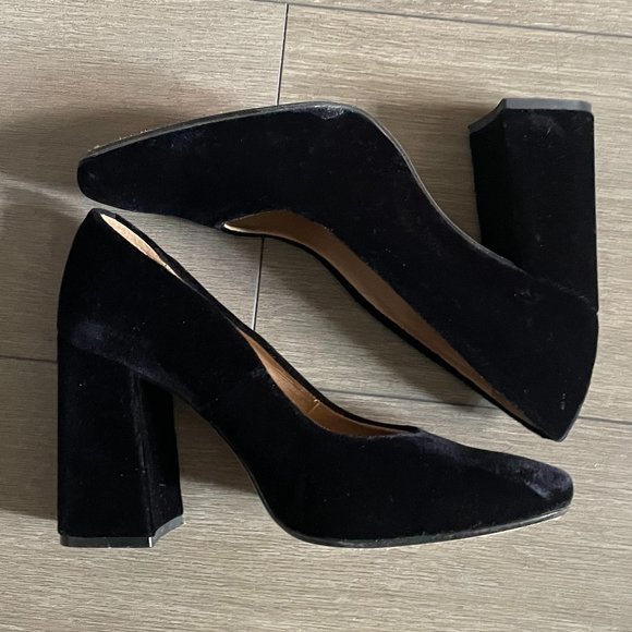 KMB "Arcilla" black velvet block heels Barely Worn - Picture 4 of 7